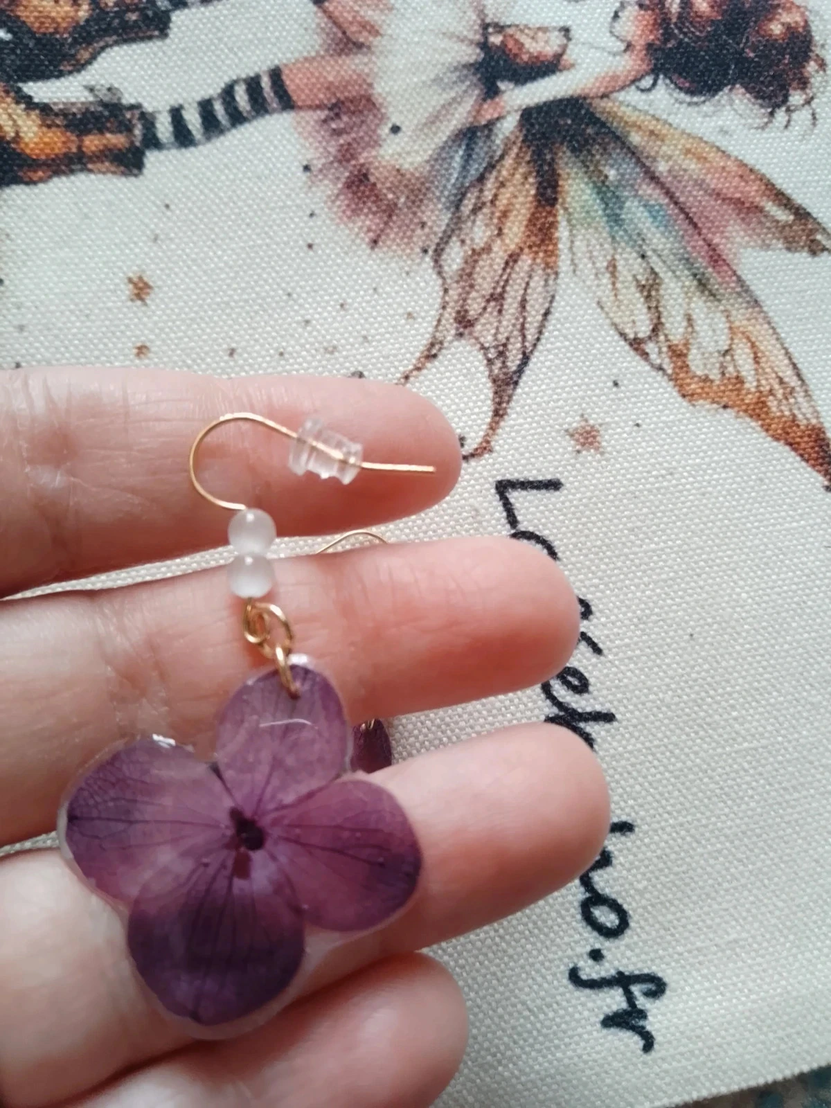 Boucles d'oreilles pétales naturels de fleur et pierres de sélénite – photo 2